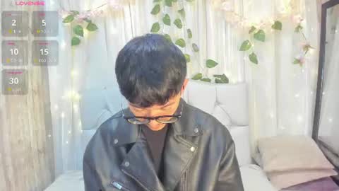Snapshot of king_luxury1 chatting on July 29, 2026, 12:14 pm King online show from July 29, 2026, 12:14 pm