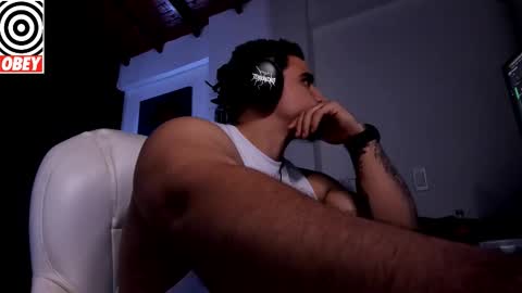 King Bear online show from October 1, 2025, 12:11 pm