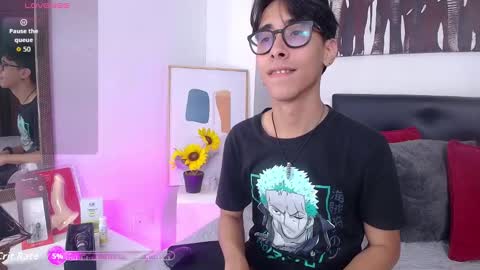 kingdanny_8 online show from November 15, 2025, 4:32 am