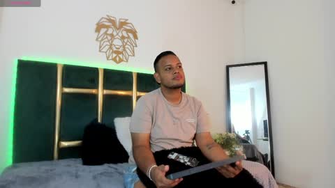 kingg_jay online show from May 22, 2026, 11:49 am