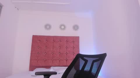 Snapshot of kingstark_ chatting on October 7, 2025, 11:40 am sebastian online show from October 7, 2025, 11:40 am