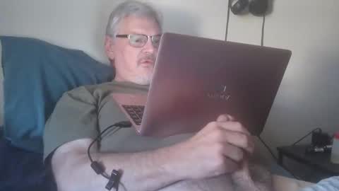 kingtongue10 online show from February 13, 2026, 9:33 pm