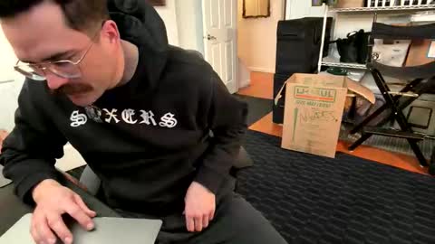 kingxhelm online show from February 9, 2026, 9:19 pm