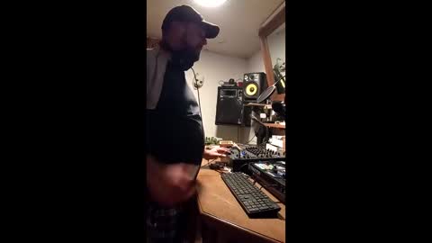 kinky_413x online show from March 8, 2026, 7:39 pm