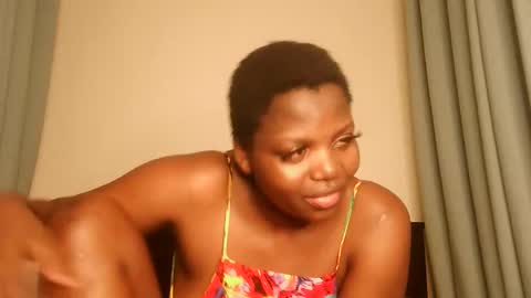 Lola online show from September 26, 2025, 2:10 pm