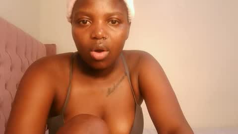 Lola online show from February 27, 2026, 6:35 am