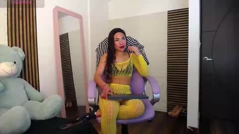 Snapshot of kinky_milky chatting on September 9, 2025, 1:49 am Lia online show from September 9, 2025, 1:49 am