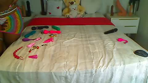 KinyBunz online show from June 30, 2026, 2:01 am