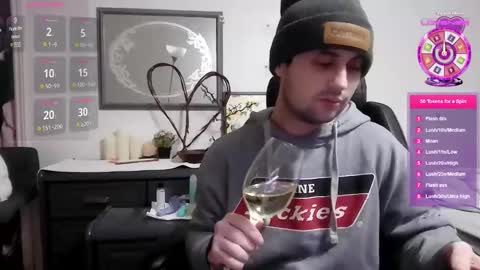 Maysie and Hunter online show from December 25, 2024, 4:12 am