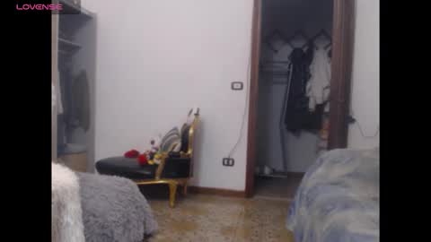 Snapshot of kinkyerikat chatting on October 19, 2025, 11:38 pm Anya online show from October 19, 2025, 11:38 pm