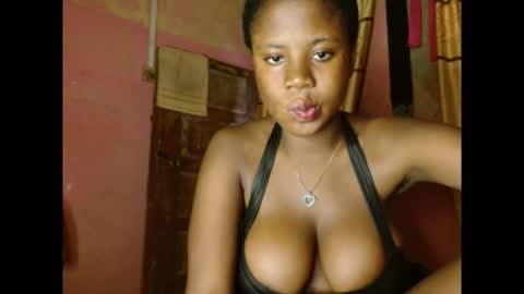 Snapshot of kinkyjuicexx chatting on October 19, 2025, 11:44 am kinkyjuicexx online show from October 19, 2025, 11:44 am