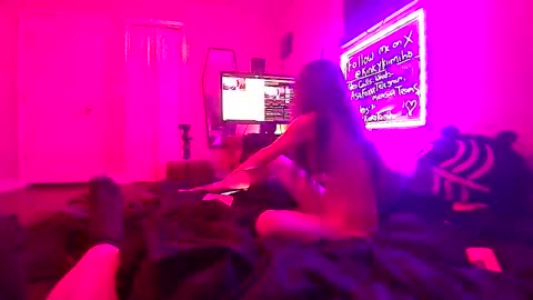 kinkykumiho online show from April 27, 2026, 1:58 am