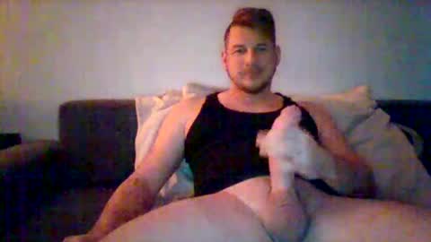kinkylionboy online show from December 4, 2024, 3:21 pm