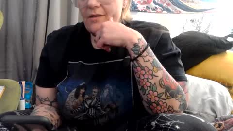 Snapshot of kinkypinkyplay2 chatting on February 18, 2025, 8:05 am Kinky Pinky online show from February 18, 2025, 8:05 am