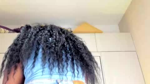 M A R A  online show from November 21, 2025, 11:53 am