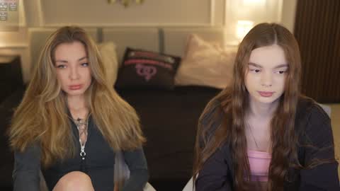 Sweet girls online show from October 19, 2025, 7:25 pm