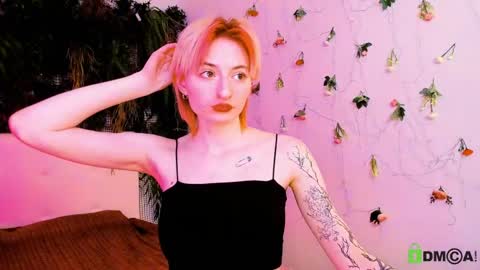 Snapshot of kira__cutie chatting on May 15, 2026, 10:50 pm Kira online show from May 15, 2026, 10:50 pm
