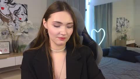 kira_jin online show from March 4, 2025, 8:35 am