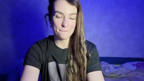 Snapshot of kira_love1 chatting on May 1, 2026, 7:40 pm Kira love1 online show from May 1, 2026, 7:40 pm