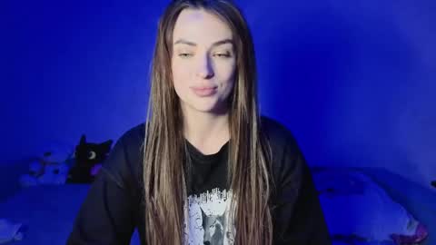 Snapshot of kira_love1 chatting on May 5, 2026, 7:44 pm Kira love1 online show from May 5, 2026, 7:44 pm