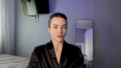 Snapshot of kira_love1 chatting on May 18, 2026, 12:22 pm Kira love1 online show from May 18, 2026, 12:22 pm