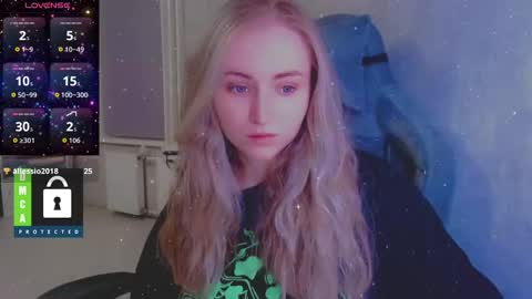 you know thumb up me please its important online show from October 22, 2025, 4:29 pm