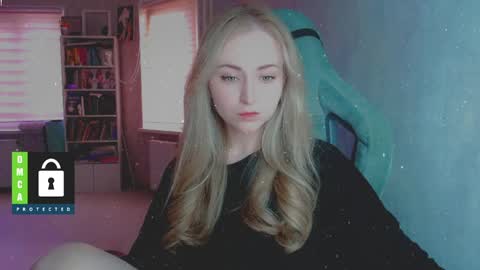 Snapshot of kira_love_sleep chatting on May 12, 2026, 4:59 pm you know thumb up me please its important online show from May 12, 2026, 4:59 pm