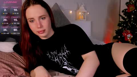 Snapshot of kira_sunrise chatting on December 21, 2025, 9:38 am Kira online show from December 21, 2025, 9:38 am