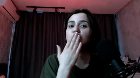 Kira  follow me  online show from May 16, 2026, 12:29 am