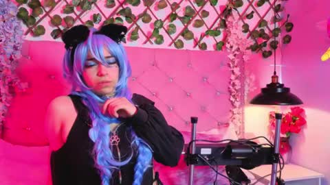 Kira online show from May 27, 2026, 8:17 pm