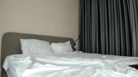 love you online show from October 22, 2025, 2:50 pm