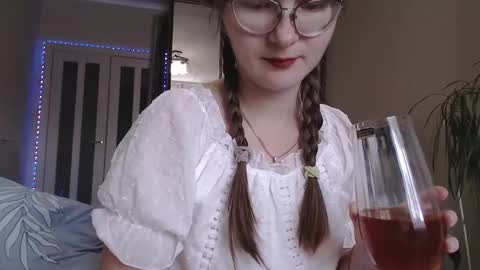 Snapshot of kiragoldens chatting on September 30, 2025, 7:24 am KiraGoldens online show from September 30, 2025, 7:24 am