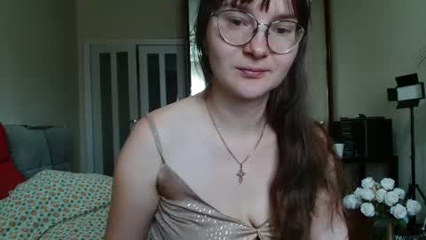 Snapshot of kiragoldens chatting on June 17, 2026, 6:27 am KiraGoldens online show from June 17, 2026, 6:27 am
