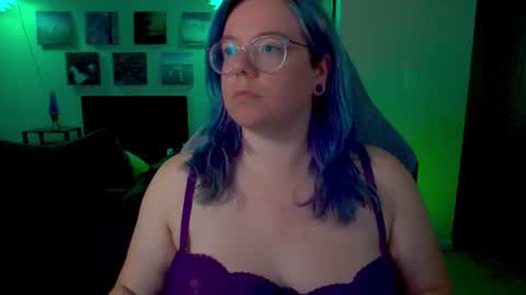 KiraSpitQueen online show from July 1, 2026, 3:52 am
