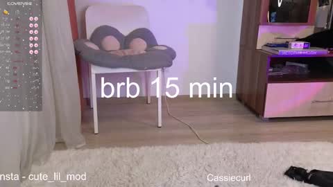 Kira cute online show from February 1, 2025, 7:02 pm