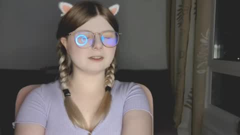 KiraYume online show from May 15, 2026, 7:10 pm