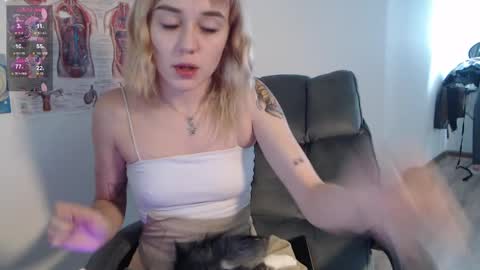 Snapshot of kisi_missi chatting on February 9, 2025, 7:38 am Kisi online show from February 9, 2025, 7:38 am