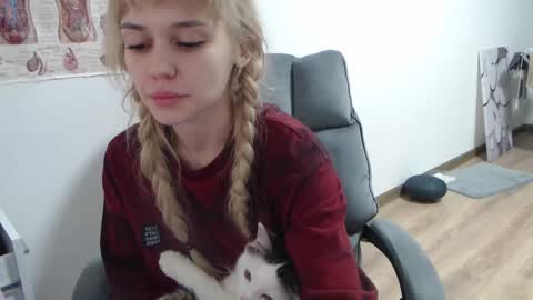 Snapshot of kisi_missi chatting on March 3, 2025, 7:39 pm Kisi online show from March 3, 2025, 7:39 pm