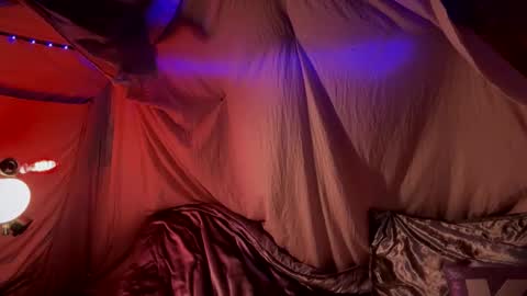 Snapshot of kissahsins chatting on December 24, 2024, 1:38 am Kissah Kreampuff online show from December 24, 2024, 1:38 am