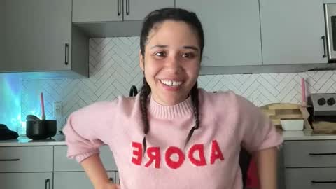 Kiss  Currency online show from March 18, 2026, 9:29 pm