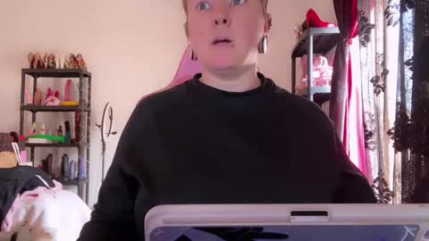 kissica online show from February 5, 2026, 11:15 am