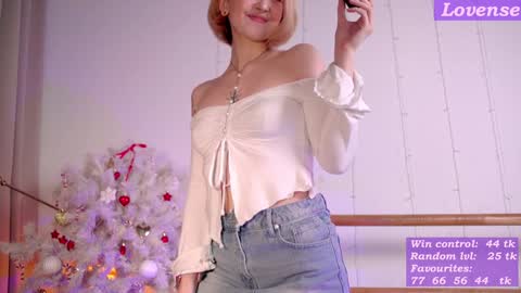 Snapshot of kisskiss_muah chatting on January 24, 2025, 2:51 pm Kate  online show from January 24, 2025, 2:51 pm