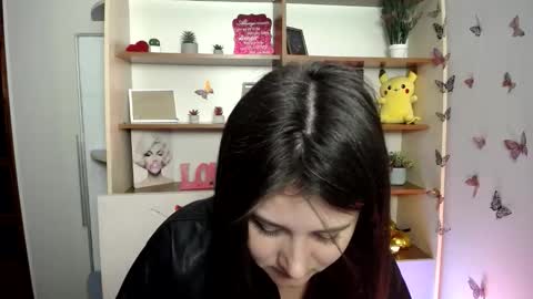 Snapshot of kissleoxx chatting on June 1, 2026, 11:01 am kissleoxx online show from June 1, 2026, 11:01 am