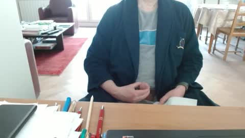 kisslog1 online show from April 8, 2026, 8:03 am