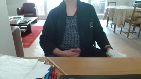 Snapshot of kisslog1 chatting on May 1, 2026, 7:24 am kisslog1 online show from May 1, 2026, 7:24 am
