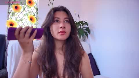 Snapshot of kisstarxxx chatting on January 16, 2026, 7:07 pm Helena and Brad online show from January 16, 2026, 7:07 pm