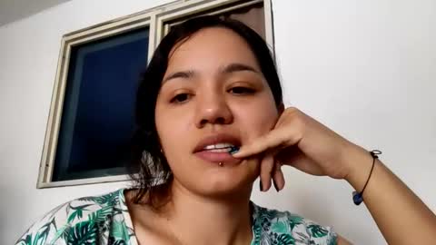 Snapshot of kitcatdreams chatting on April 12, 2026, 4:23 pm kitcatdreams online show from April 12, 2026, 4:23 pm