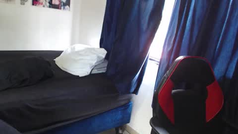 kitcatdreams online show from April 19, 2026, 4:28 pm