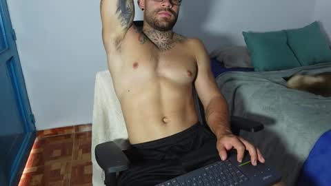 Snapshot of kite__ chatting on February 4, 2025, 9:41 pm kite__ online show from February 4, 2025, 9:41 pm