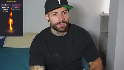 Snapshot of kite__ chatting on November 3, 2025, 5:36 pm kite__ online show from November 3, 2025, 5:36 pm